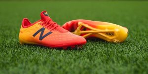 Césped natural o artificial: cómo seleccionar los zapatos de fútbol